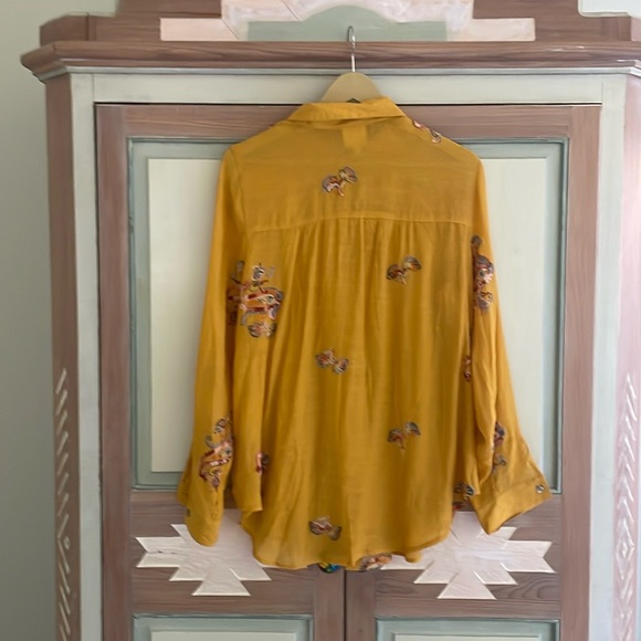 fig and flower | Yellow Boho Floral Embroidered Button Roll Tab Shirt. Size XL - Picture 2 of 7